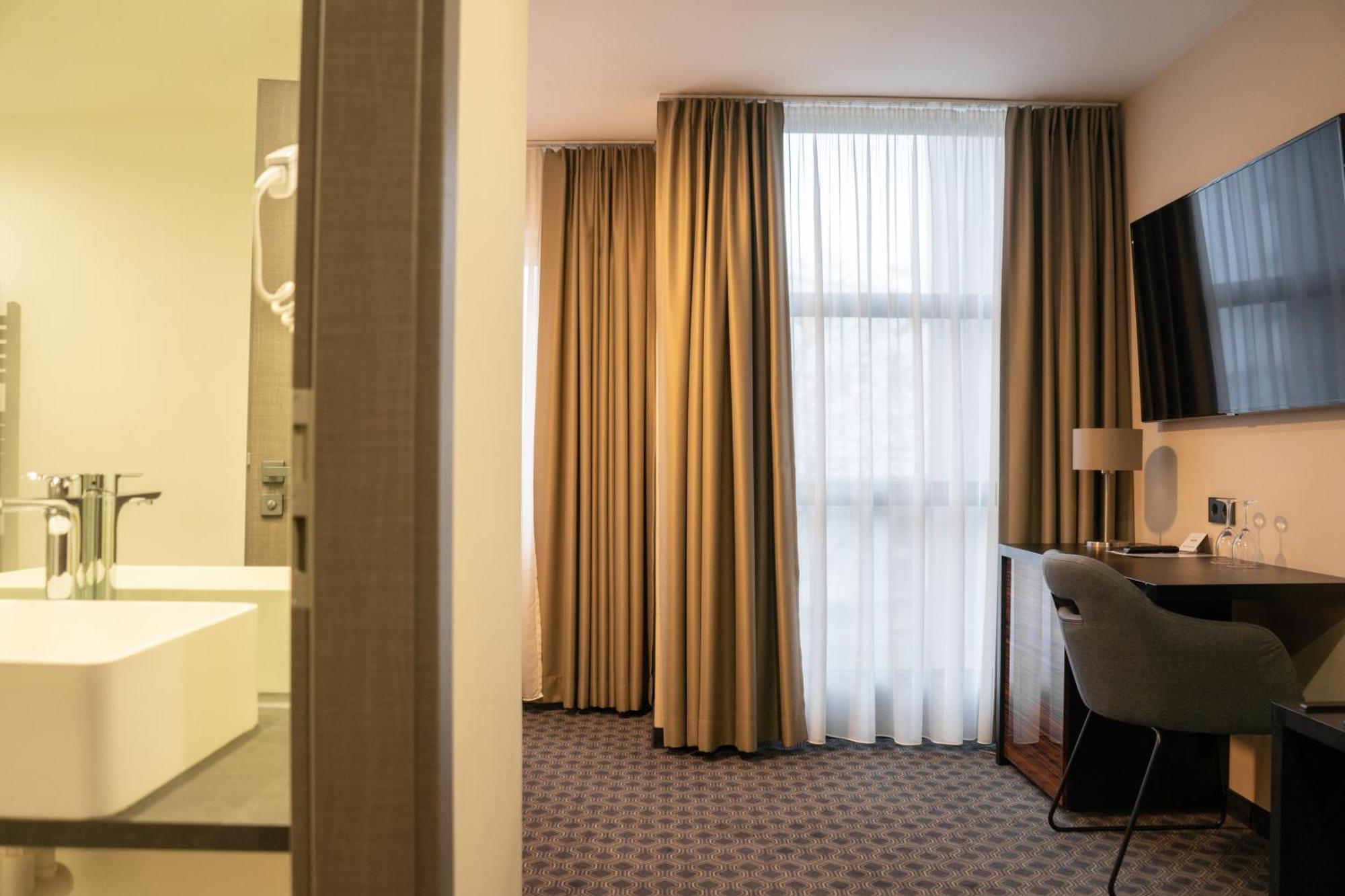 Remstal Hotel Вайнщад Екстериор снимка