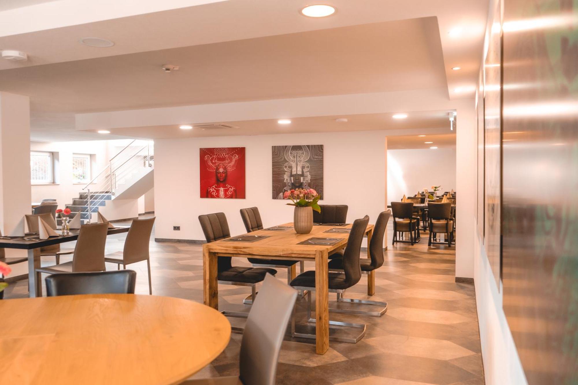 Remstal Hotel Вайнщад Екстериор снимка