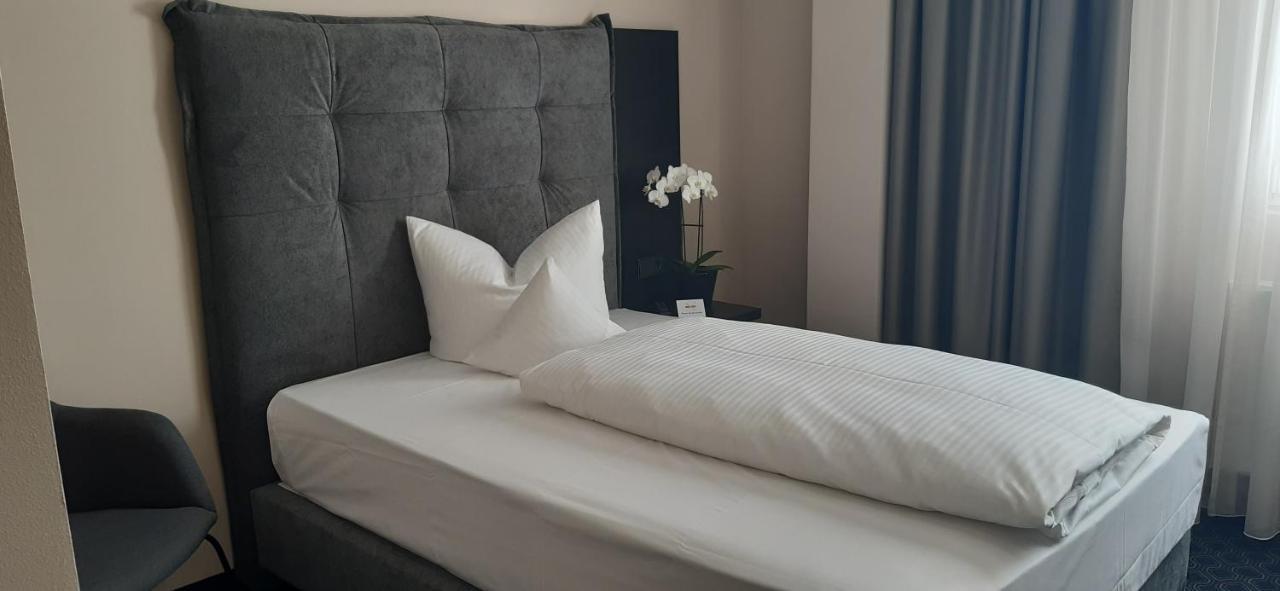 Remstal Hotel Вайнщад Екстериор снимка